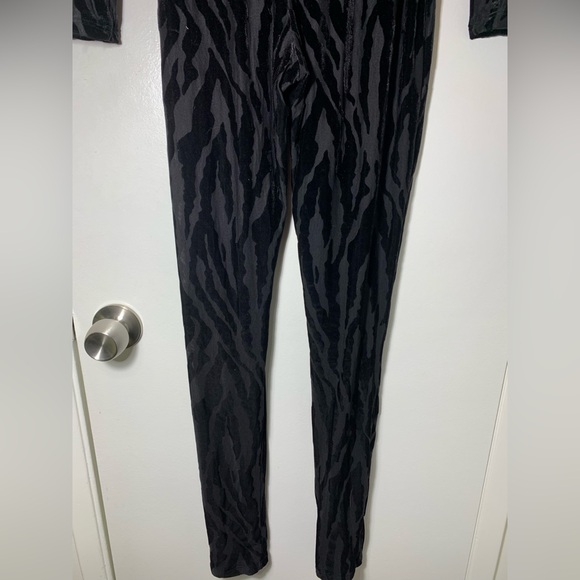🖤 Get Ready to Roar! Naked Wardrobe Black Tiger Burnout Long Sleeve Jumpsuit 🖤 - Picture 13 of 16